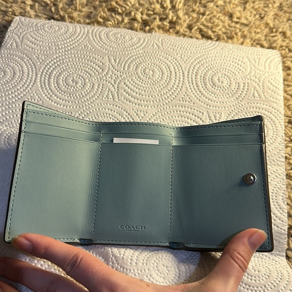 (Coach wallet) color aquamarine - Picture 3 of 11